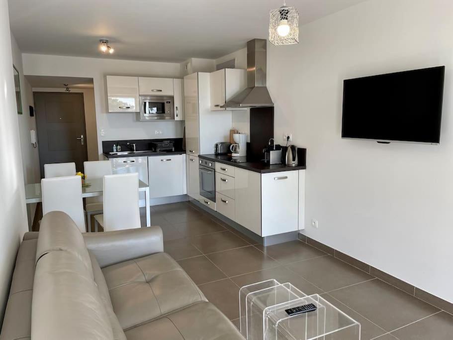 17 - Appartement Neuf, Parking Terrasse Et Jolie Vue Bandol Exterior foto